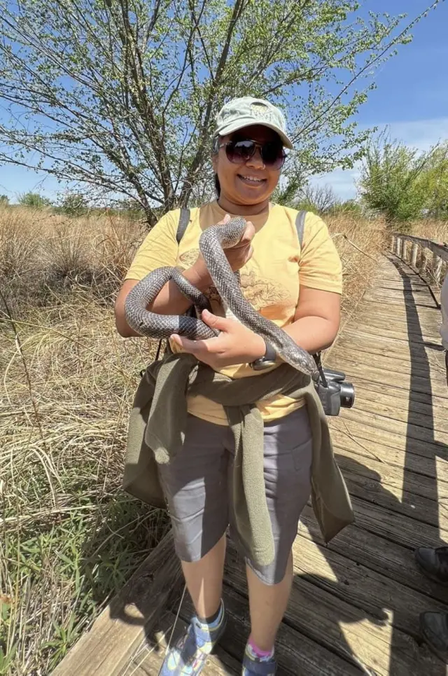 இந்திய நன்னீர் ஆமைகள் மற்றும் நிலவாழ் ஆமைகள் அமைப்பின் இணை நிறுவனரான ஸ்னேஹா தர்வாத்கர்