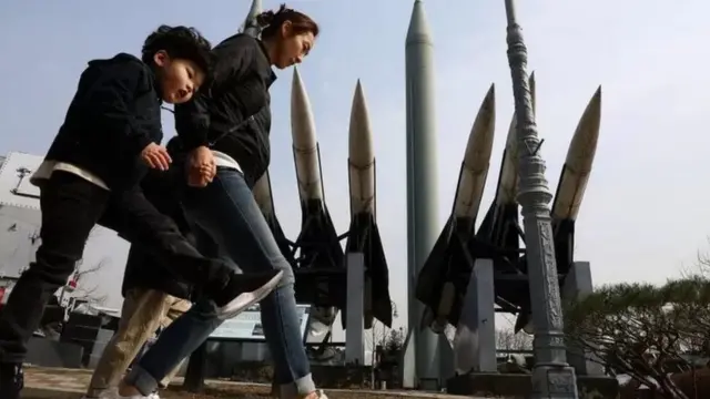 ਚੀਨ ਨੂੰ ਪਰਮਾਣੂ ਹਮਲਾ ਕਰਨ ਤੋਂ ਪਹਿਲਾਂ , ਪਰਮਾਣੂ ਹਥਿਆਰ ਅਤੇ ਮਿਜ਼ਾਇਲਾਂ ਨੂੰ ਇੱਕ ਜਗ੍ਹਾ 'ਤੇ ਲਿਆਉਣਾ ਹੋਵੇਗਾ