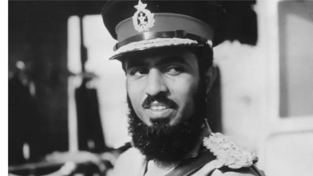 والد السلطان قابوس