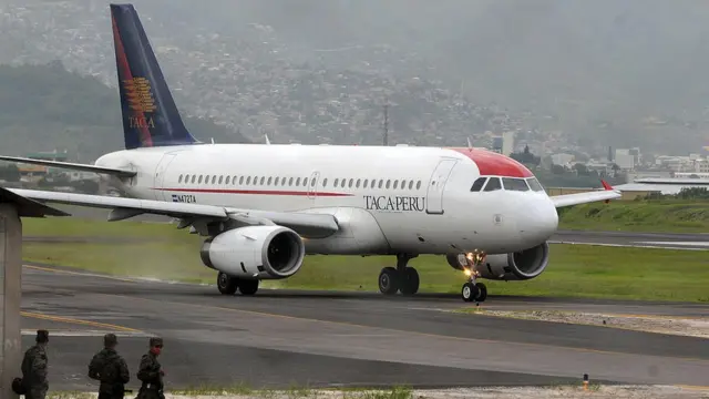 Avión de TACA