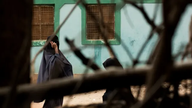 Haweeney telefoon ku hadleysa