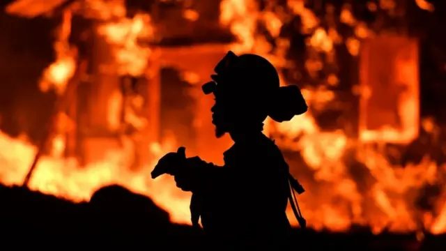 தீயணைப்பு வீரர்