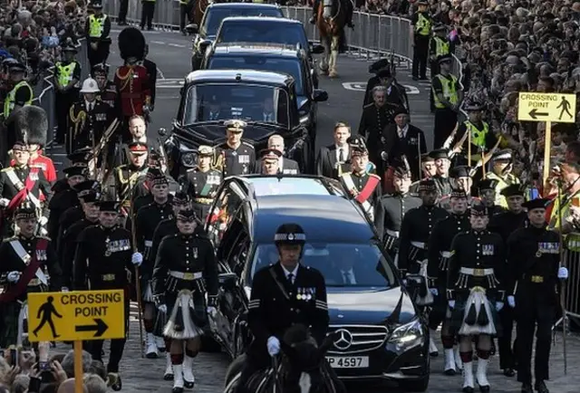 مراسم تشییع ملکه الیزابت دوم، ادینبورگ