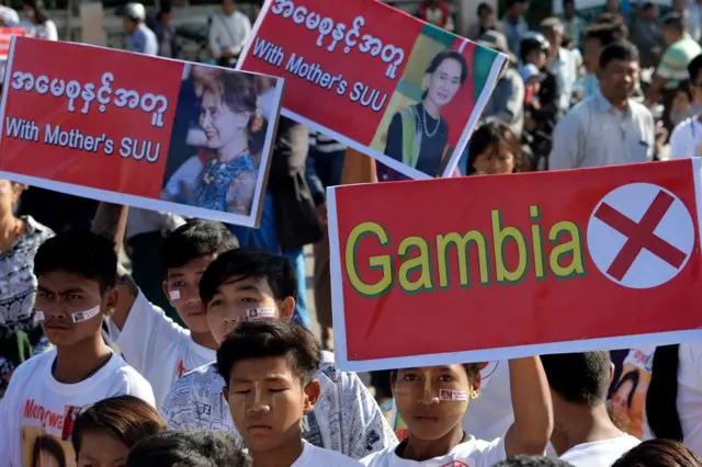 အိုင်စီဂျေအရေး ကိုယ်တိုင်ဦးဆောင်ဖြေရှင်းမယ့် ဒေါ်အောင်ဆန်းစုကြည်ကို ထောက်ခံကြသူတွေ