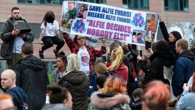 La décision judiciaire d'euthanasier Alfie Evans a suscité une vague d'indignation en Angleterre.