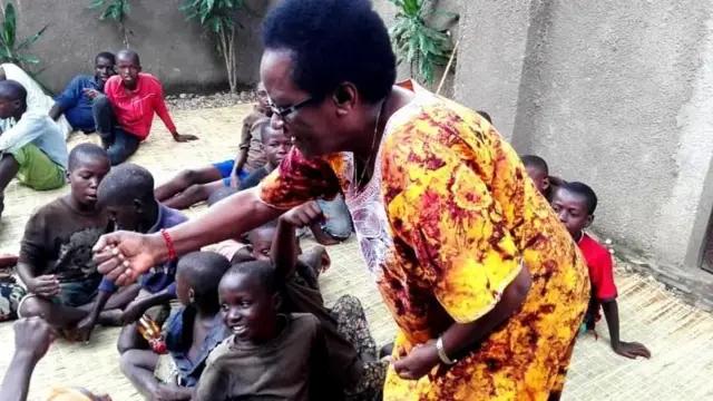 Abenshi i Burundi bavuga ko igikorwa cyo gufasha abana babaye cha ari ''Mama dimanche'', ari igikorwa kidasanzwe, cyiza kandi cyakagomye kubera abandi urugero