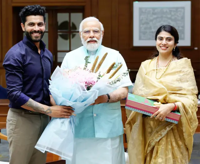 ગુજરાત, મંત્રીમંડળ, ભૂપેન્દ્ર પટેલ, ગાંધીનગર મહાત્મા મંદિર, ભૂપેન્દ્ર પટેલનું નવું મંત્રીમંડળ, રીવાબા જાડેજા, જામનગર ઉત્તર, ભાજપ, ગુજરાત, બીબીસી ગુજરાતી