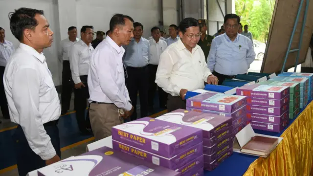 ရပ်နားထားတဲ့ သာပေါင်းစက္ကူစက်ရုံ စစ်ခေါင်းဆောင် ပြန်ဖွင့်