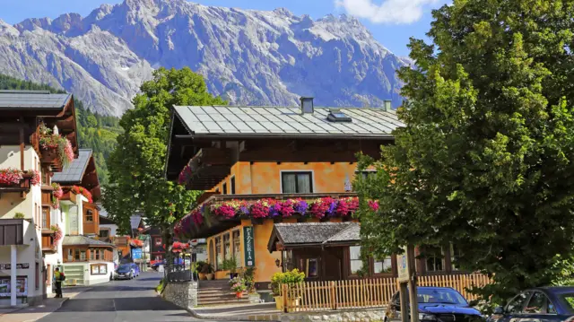 Tourist attractions around the world