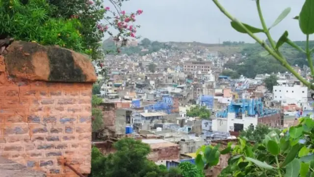 या शहराची असलेली ही खास ओळख हरवत चालल्याचं अनेकांना वाटतं.