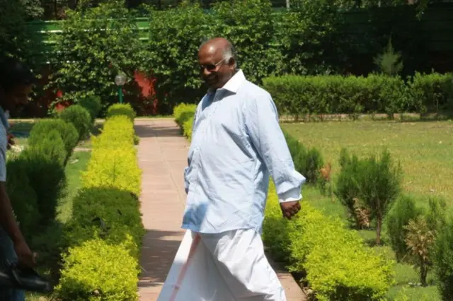 के.जी. बालकृष्णन 2007 ते 2010 दरम्यान सर्वोच्च न्यायालयाचे पहिले दलित सरन्यायाधीश होते.