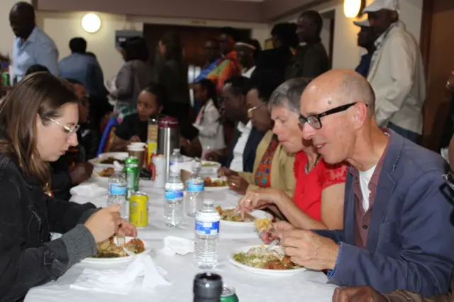 Abantu barimo gufata amafunguro