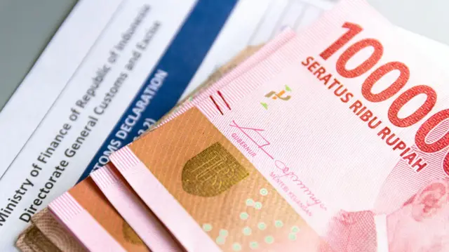 Ilustrasi bea masuk barang impor