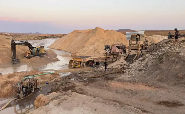 මඩගස්කරයේ ඉලකාකා නගරය මෙරට මැණික් ව්‍යාපාරිකයන්ගේ ආගමනයත් සමගම දියුණුවට පත්වු නගරයකි.