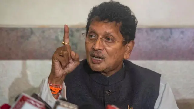 दीपक केसरकर