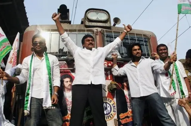 اگرچہ چرنجیوی کی پارٹی اب سرگرم عمل نہیں لیکن سیاست میں ان کا عمل دخل ہے