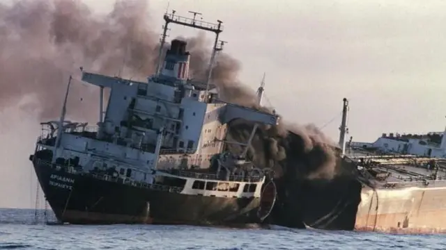 Meli ya mafuta ya Ugiriki "Adriand" ilishambuliwa na Wairani mnamo 1987 wakati wa Vita vya Iran-Iraq.