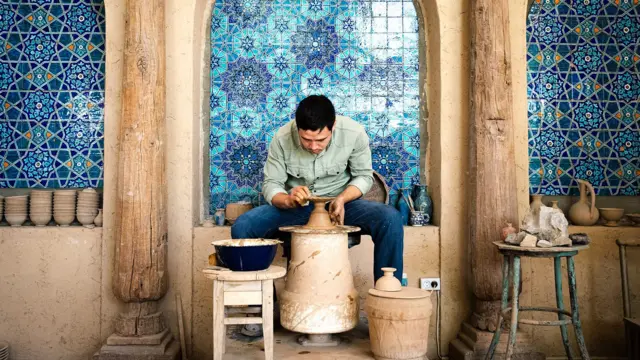 Radionica Rustama Usmanova proizvodi jednu od najboljih grnčarija u regionu