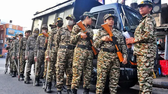 পশ্চিমবঙ্গে আসন্ন বিধানসভা নির্বাচনের আগে কলকাতায় কেন্দ্রীয় সশস্ত্র কেন্দ্রীয় বাহিনীর সৈনিকরা 