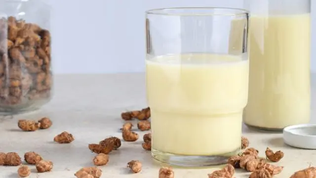 Le lait de souchet est un lait végétal très apprécié pour son goût de noisette. 