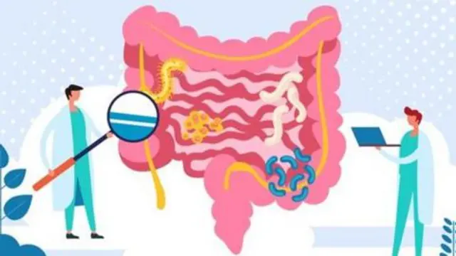 Kuhara ni harakati ya matumbo ambayo huongeza mzunguko wa haja kubwa, kubadilisha kiasi na msimamo wa kinyesi, na inaweza kuambatana na maumivu ya tumbo na upungufu wa maji mwilini.