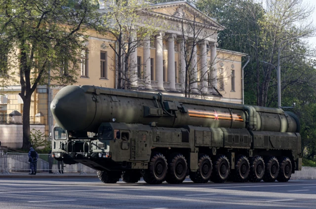 రష్యా, అమెరికా, పుతిన్, అణ్వాయుధాలు, యుక్రెయిన్, బ్రిటన్, రష్యా అణ్వస్త్ర విధానం, నేటో దేశాలు