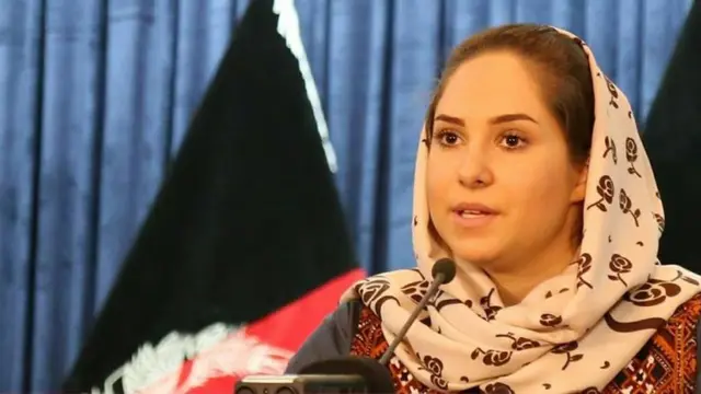 نیلوفر لنگر