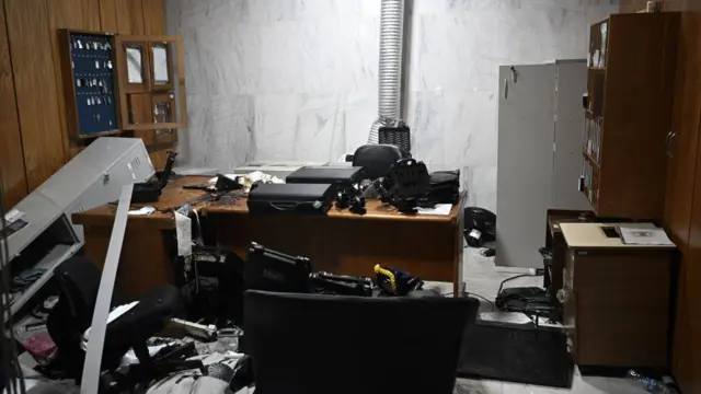 розгромлена кімната