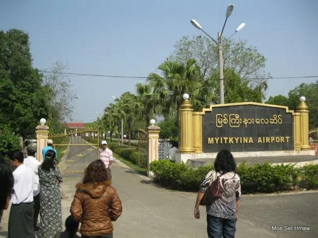 မြစ်ကြီးနားလေဆိပ် ( ပုံဟောင်း )