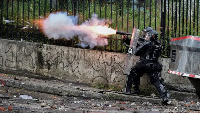 Agentes do esquadrãobetano apostas baixarchoque atuambetano apostas baixarprotesto na Colômbia