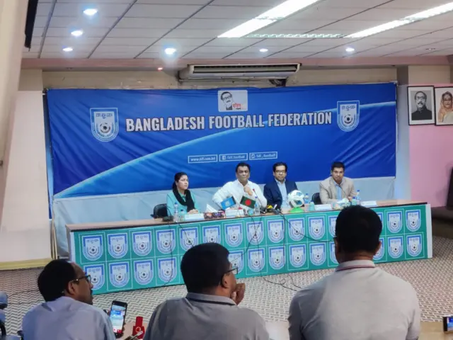 বাফুফে ভবনে সংবাদ সম্মেলনে কাজী সালাউদ্দিন 