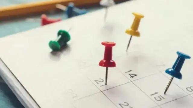 Hal daraasad ayaa heshay marka bini'aadamku isku dayaan inay dib u xasuustaan dhacda hore ay dib u habeeyaan macluumaadkooda ku jira maskaxda si gadaal-gadaal ah.