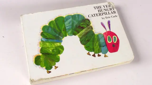 Karya klasik Eric Carle berjudul The Very Hungry Caterpillar telah menyenangkan pembaca muda sejak diterbitkan pada tahun 1969