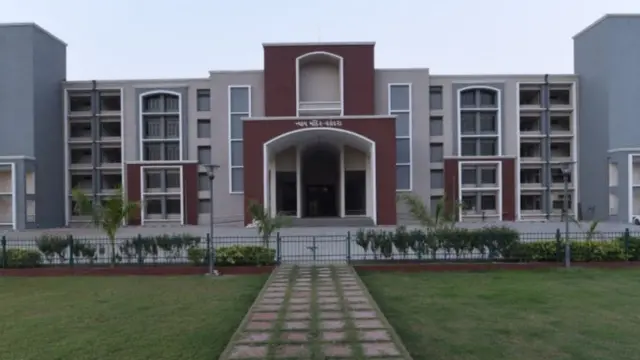 વડોદરા ડિસ્ટ્રિક્ટ કોર્ટ