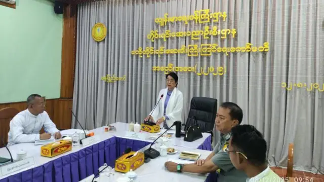 တိုင်းရင်းဆေးပညာဦးစီးဌာနအစည်းအဝေးမှာတွေ့ရတဲ့ ညွှန်ချုပ် ဒေါက်တာစုစုဒွေး 