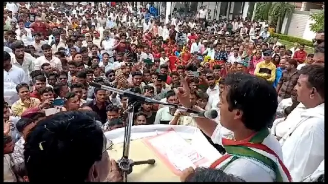 कांग्रेस विधायक जयवर्धन सिंह की सभा.