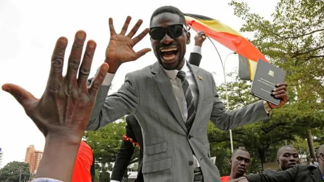 У 2017 році Вайна обрали до парламенту. Відтоді протестні настрої у суспільстві стрімко почали поширюватися