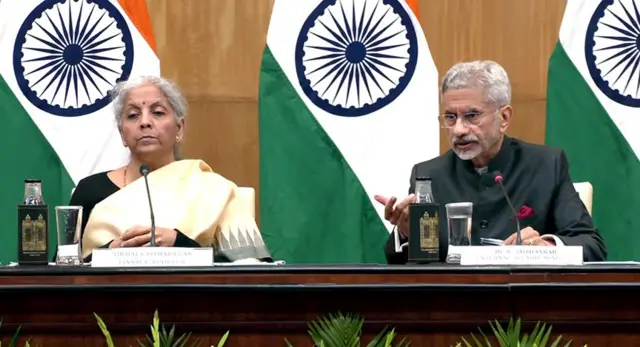 एस जयशंकर और निर्मला सीतारमण