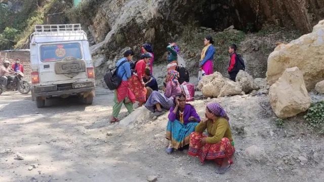 विदेशबाट फर्किएकाहरू