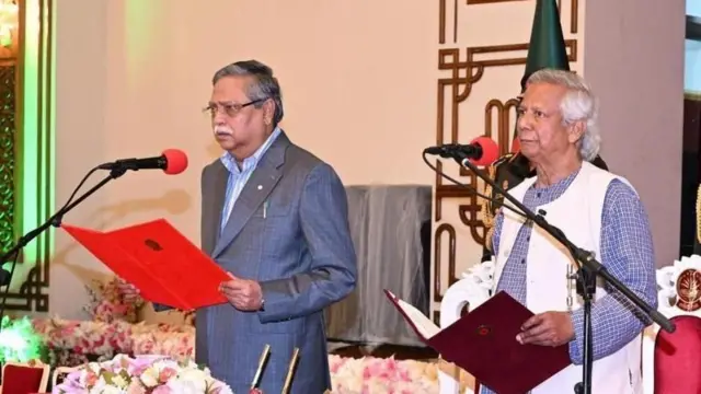 আটই অগাস্ট শপথ নেন অধ্যাপক ইউনূসের নেতৃত্বে নতুন অন্তর্বর্তীকালীন সরকার