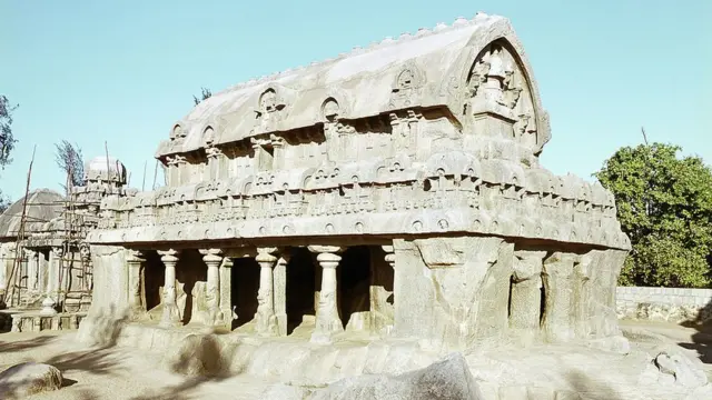 தமிழகக் கோவில்கள்: பண்பாட்டுப் பெருமிதத்தின் உச்சம்