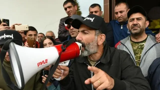 Никол Пашинян на митинге 28 апреля 2018 года