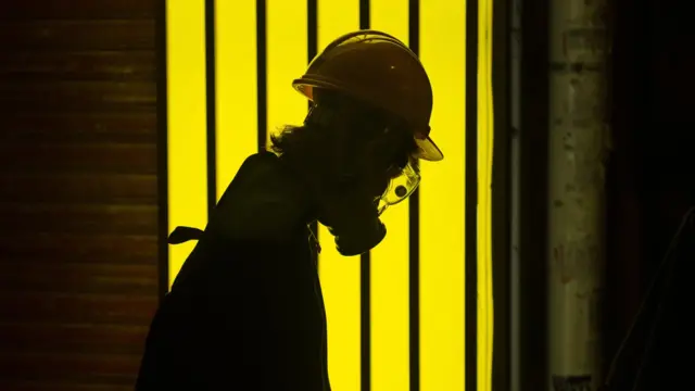 香港中环一名戴上防护装备的示威者(28/7/2019)