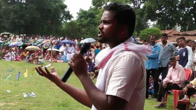 सिमडेगा के चर्चित कवि अनुज लुगुन