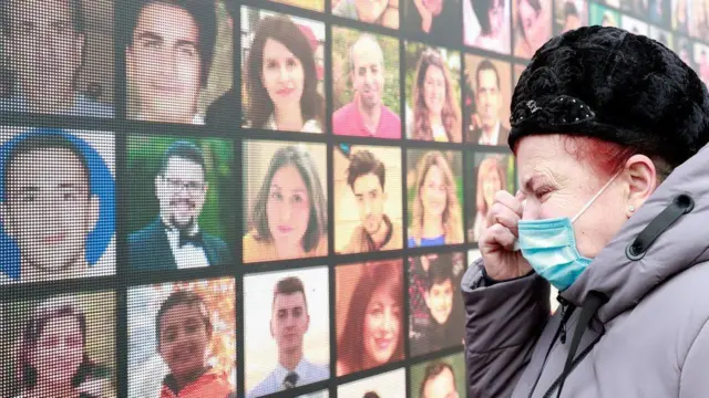 قُتل تسعة من أفراد الطاقم الأوكرانيين، إلى جانب 167 راكبا