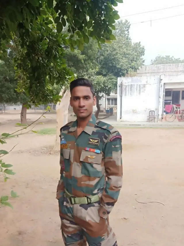 लांस नायक विवेक कुमार