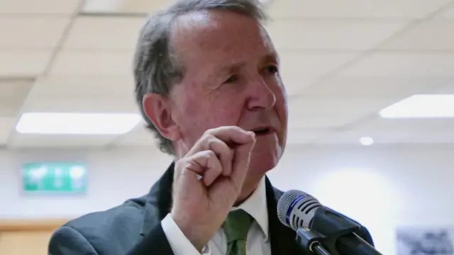 ሎርድ ዴቪድ ኣልቶን ኣብቲ ምርኢት መደረ እናስመዐ