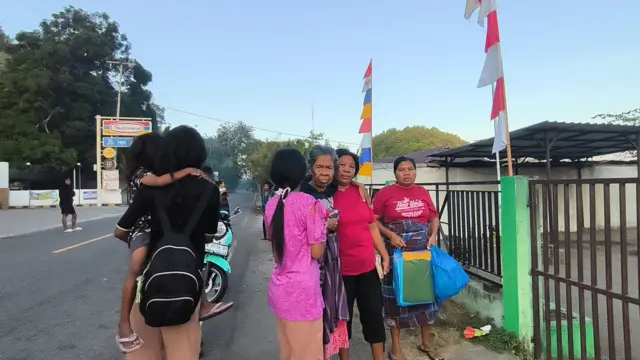 Kepanikan warga di Desa Talibura, Kecamatan Talibura, Kabupaten Sikka