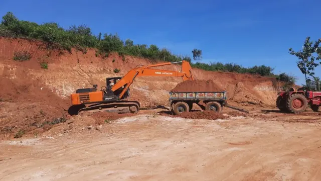 అసైన్డ్ భూముల తవ్వకాలతో పర్యావరణానికి కూడా హాని జరుగుతోంది.