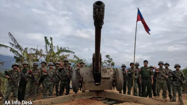 စစ်ကောင်စီတပ်စခန်းကနေ အေအေ သိမ်းပိုက်ရရှိတဲ့ လက်နက်ကြီးတွေ